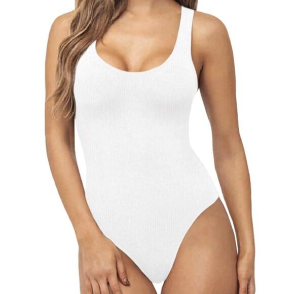 New ~ MANGOPOP ~  Scoop Neck Sleeveless Bodysuit Size Medium - Picture 1 of 6